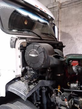   Volvo VNL 2002 , 2200000 , 