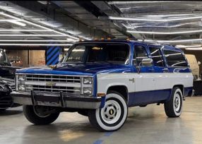SUV   Chevrolet Suburban 1990 , 2100000 , -