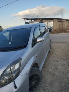    Toyota Isis 2007 , 650000 , 