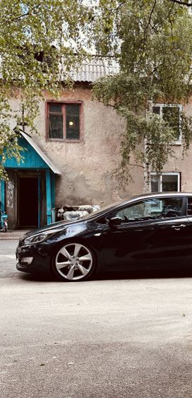  Kia Ceed 2013 , 930000 , 
