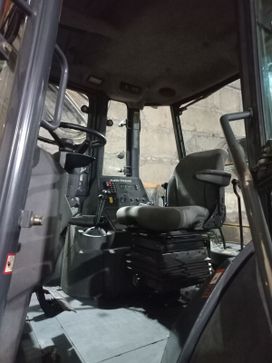 - John Deere 325K 2012 , 5000000 , 