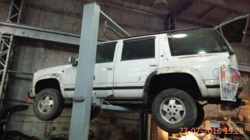 SUV   Chevrolet Tahoe 1996 , 1897000 , 