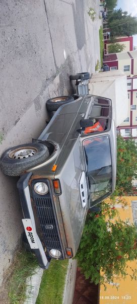 SUV    4x4 2131  2003 , 235000 , 