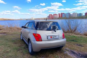 Toyota ist 2002 , 510000 , 