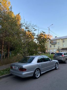  Mercedes-Benz E-Class 2001 , 560000 , 