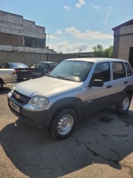 SUV   Chevrolet Niva 2010 , 443000 , 