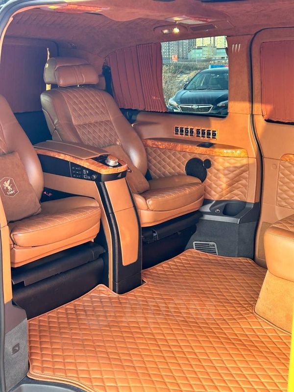    Mercedes-Benz Viano 2011 , 2000000 , 