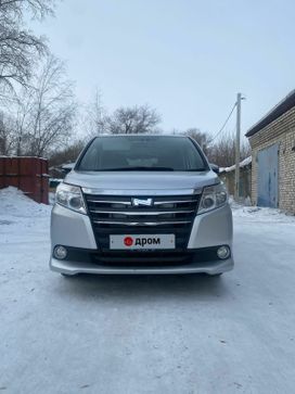    Toyota Noah 2015 , 2200000 , 