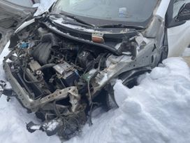  Nissan Wingroad 2006 , 215000 , 