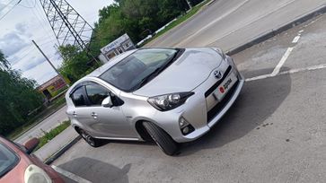  Toyota Aqua 2014 , 945000 , 