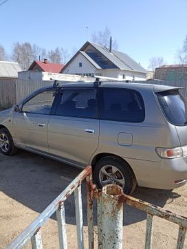    Toyota Gaia 2000 , 600000 , 