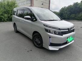    Toyota Voxy 2015 , 1175000 , 