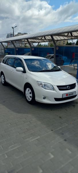  Toyota Corolla Fielder 2011 , 725000 , 