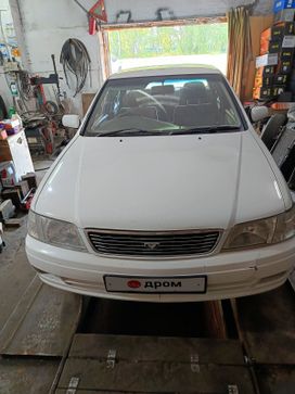  Nissan Bluebird 2001 , 250000 , 