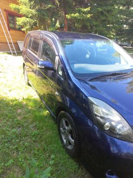   Toyota Isis 2010 , 800000 , 