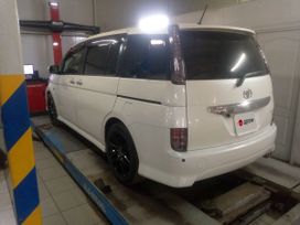    Toyota Isis 2012 , 1280000 , 