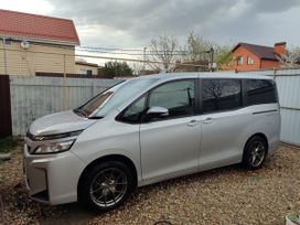    Toyota Voxy 2019 , 2450000 , 
