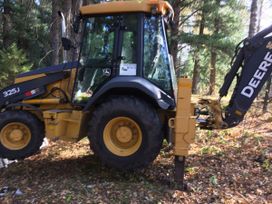 - John Deere 325J 2011 , 7000000 , 