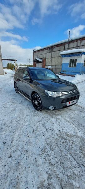 SUV   Mitsubishi Outlander 2013 , 1560000 , -