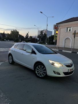 Хэтчбек Opel Astra 2011 года, 1100000 рублей, Симферополь