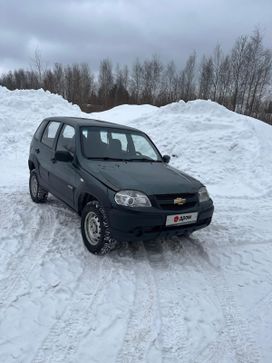 SUV   Chevrolet Niva 2013 , 300000 , 