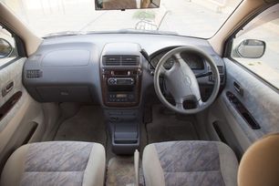    Toyota Gaia 2000 , 635000 , 