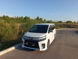    Toyota Voxy 2015 , 2250000 , 