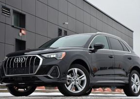 SUV   Audi Q3 2021 , 2584000 , 
