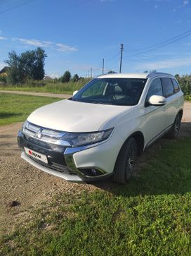 SUV   Mitsubishi Outlander 2015 , 1800000 , 
