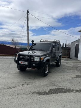 SUV   Toyota Land Cruiser 2011 , 3000000 , -