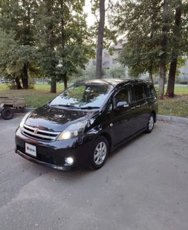    Toyota Isis 2010 , 1290000 , 