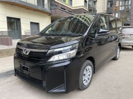    Toyota Voxy 2017 , 2599000 , 