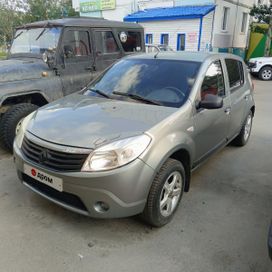  Renault Sandero 2013 , 450000 , 