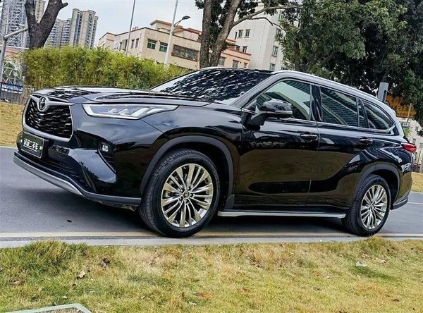 SUV   Toyota Highlander 2022 , 3105000 , 