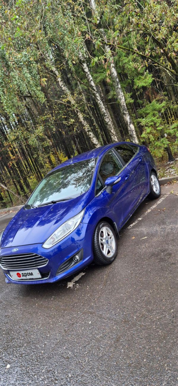  Ford Fiesta 2015 , 950000 , 