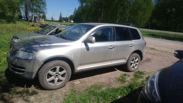 SUV   Volkswagen Touareg 2004 , 630000 , 