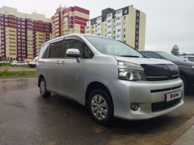    Toyota Voxy 2010 , 1490000 , 
