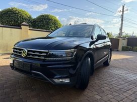 SUV   Volkswagen Tiguan 2017 , 2350000 , 