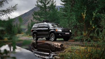 SUV   Toyota Sequoia 2004 , 2500000 , -