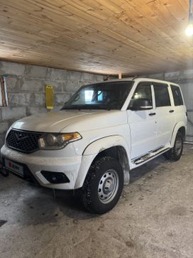 SUV     2023 , 1450000 , 