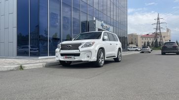  LX570, 2011