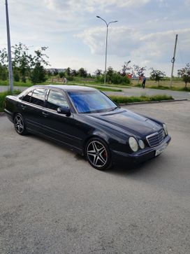  Mercedes-Benz E-Class 2000 , 1000000 , 