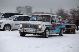   2102 1984 , 300000 , 