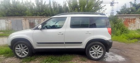 SUV   Skoda Yeti 2011 , 800000 , 