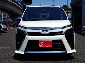    Toyota Voxy 2020 , 2270000 , 