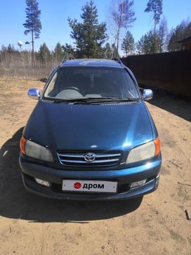 Минивэн или однообъемник Toyota Ipsum 1999 года, 535000 рублей, Чита