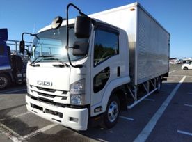   Isuzu Forward 2017 , 5200000 , 