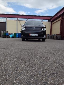    Toyota Voxy 2008 , 800000 , 