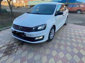  Volkswagen Polo 2015 , 900000 , 