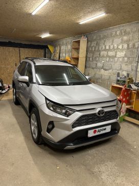SUV   Toyota RAV4 2020 , 3700000 , 